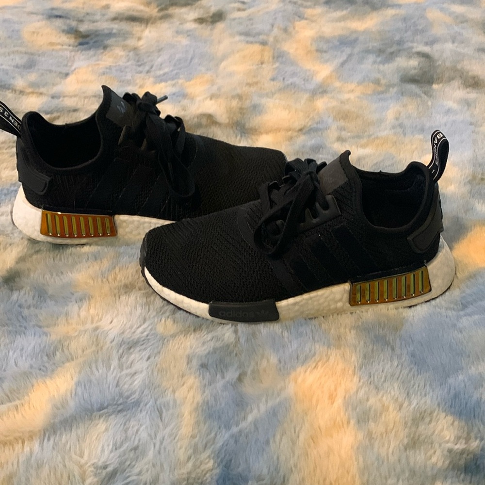 Adidas sneakers black womens size 5 1/2 like new
